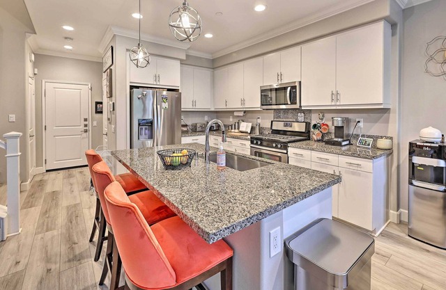 Corona, CA, Vacation Rental w/ Pool Access