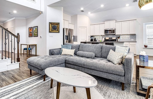 Coronilla Bend Estate | Property in Austin with a main home & guest house