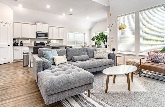 Coronilla Bend - Main Home | House in Austin