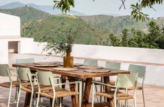 Cortijo Rural Fandango 3 - Piscina y Montañas