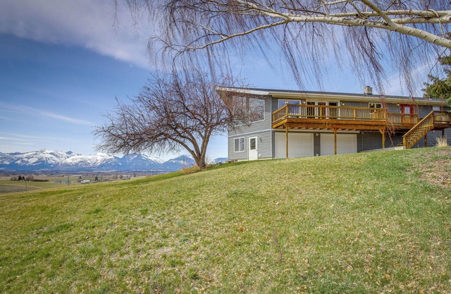 Corvallis 'Coyote Creek House' w/ Mountain Views!