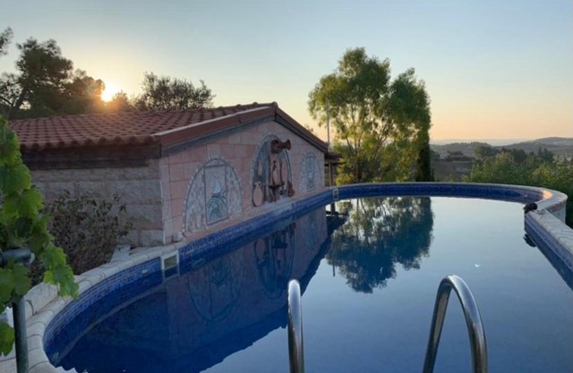 Cosmema House 1 Hot tub and swimming pool villa