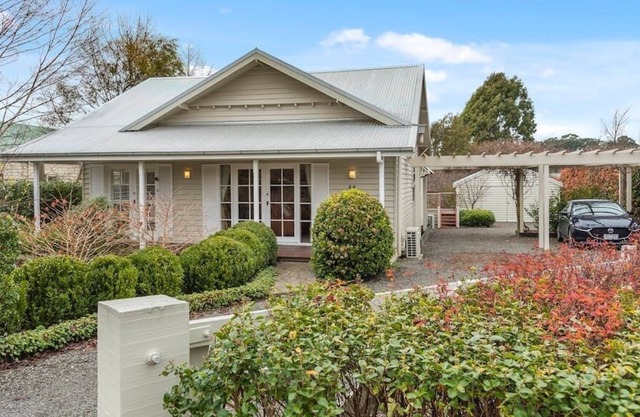 Cosmo House - Getaway in Trentham 2 fireplaces, garden & yard
