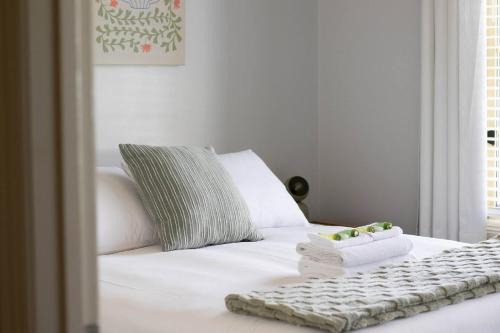 Cosmo Place - Pet Friendly With Private Yard