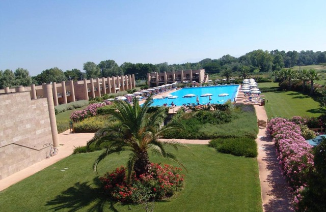 Cosmopolitan Golf & Beach Resort