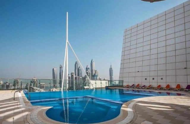 Cosmos Living - Goldcrest Views1