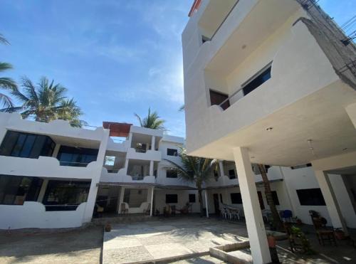 Costa Ayala casa para 18 personas a cuadra y media de la playa