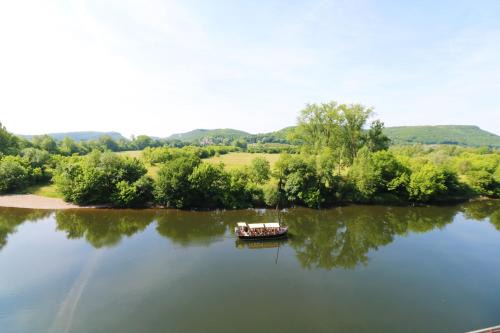 COSTA DEL PORTE : Maison de charme au coeur du village classé de Beynac avec vue*