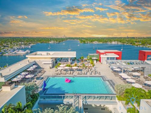 Costa Hollywood Beach
