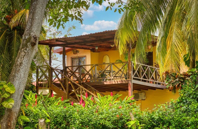 Seaside apartment with pretty nice view 2 min.walk to the beach
