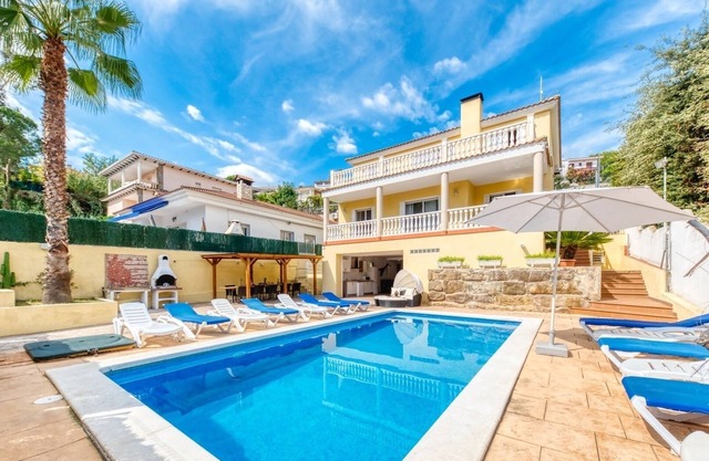 Costacabana - Villa Ashley in der Nähe von Zentrum und Strand