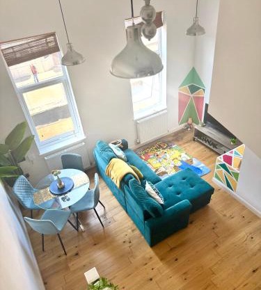 Cosy 1 BED w LOFT Sleeps 6 Close To Stations