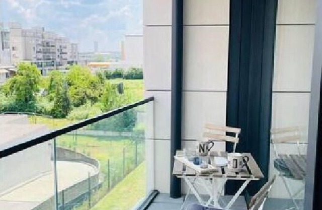 Cosy 1 bedroom in City Center w Terrace