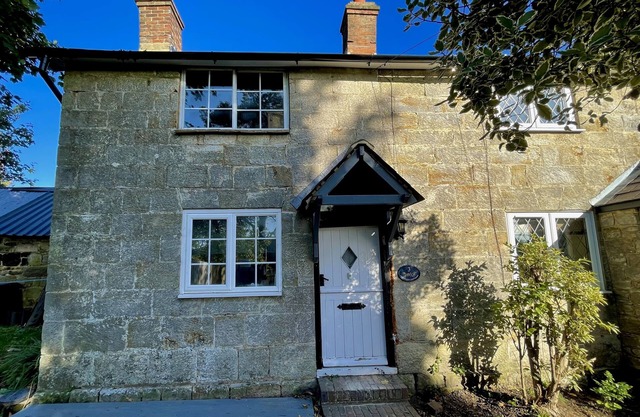 Romantic cottage for couple retreats