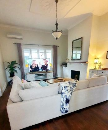 Cosy, 1930s Country Style Cottage in Mount Barker WA