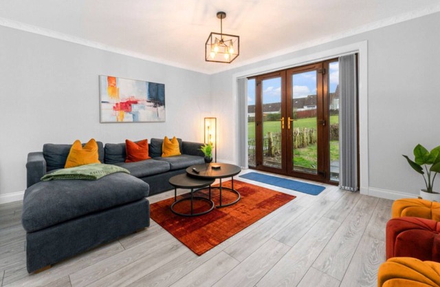 Cosy 2-Bed House | Easy Edinburgh Access | Sleeps 4