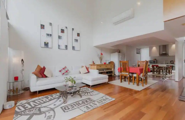 Cosy 2 Bedroom Townhouse near the CBD