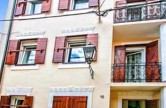 Cosy 2-room apartment just steps away from the beach, shops and restaurants