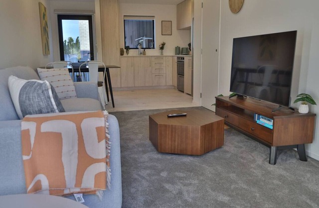 Cosy 2BR House in Awaroa Road