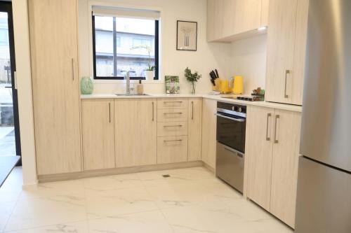 Cosy 2BR House in Awaroa Road