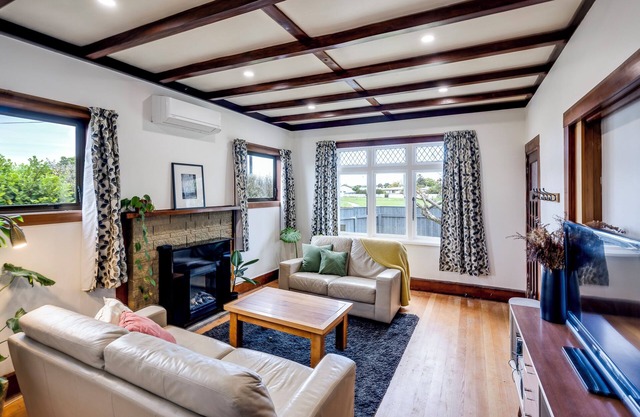 Cosy 3 bedroom Character Bungalow