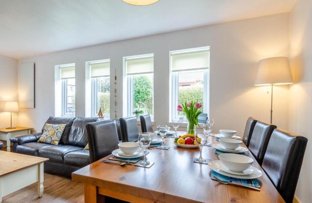 Cosy 3 bedroom home in centre of Brodick