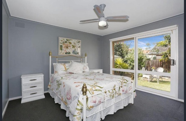 Cosy 4 Bedroom Holiday Home - Melbourne Airport