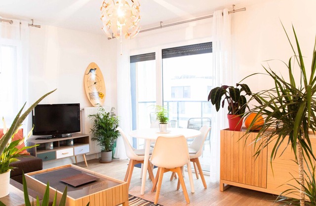 Cosy 47m² with balcony and WIFI near Paris