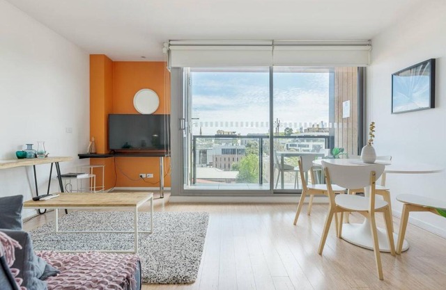 Cosy and Contemporary in Sought after South Yarra