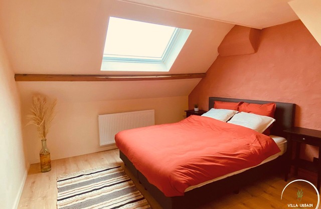 Cosy and smart, new room - a short walk from city centre