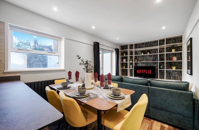 Cosy and Stunning Abode in London