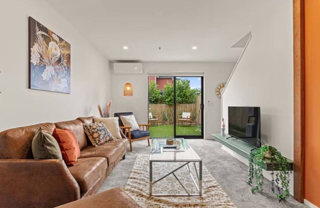 Cosy and Stylish Auckland Home