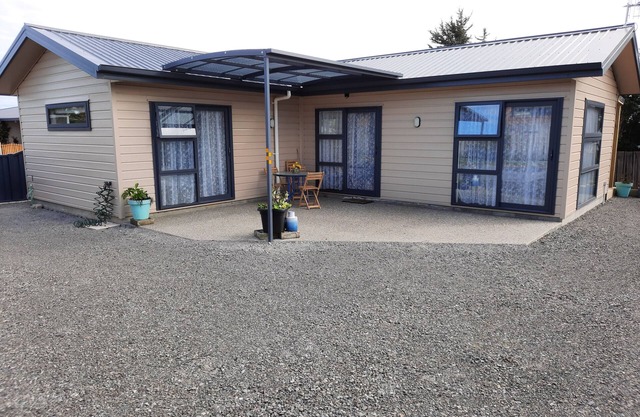 Cosy, and warm home. Newly build and private. In a quiet area. Sky Sports.