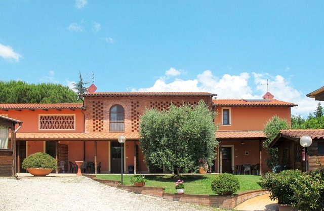Bonito apartamento para 7 personas con WIFI, A/C, piscina, TV, patio y aparcamiento