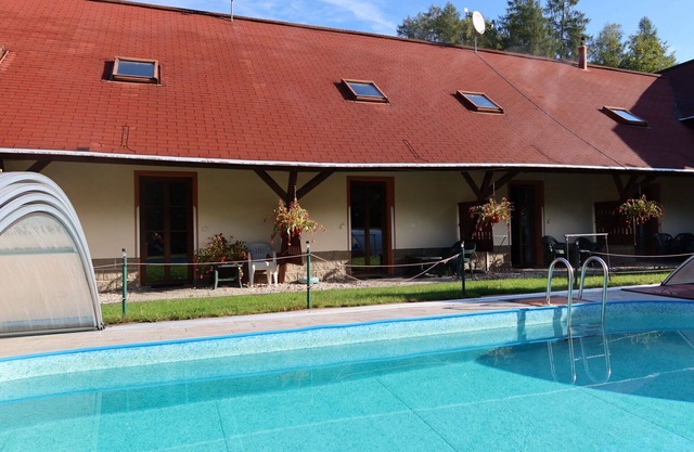 Hermoso apartamento para 4 personas con WIFI, piscina, TV, patio y aparcamiento