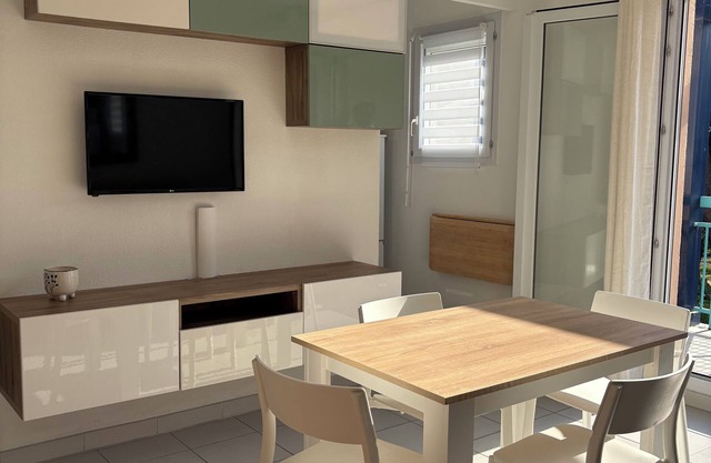 Cosy apartment 200 metres from the beach on foot