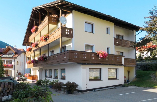 Hermoso apartamento para 6 personas con WIFI, TV, balcón, mascotas permitida y aparcamiento