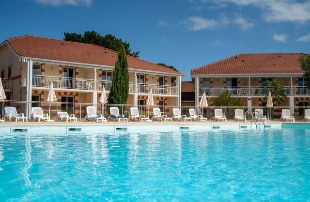 Bonito apartamento para 6 personas con piscina, WIFI, TV, terraza, mascotas permitida y aparcamiento
