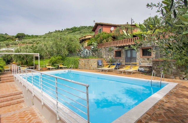 Bonito apartamento con jacuzzi, WIFI, piscina, TV, patio, mascotas permitida, aparcamiento
