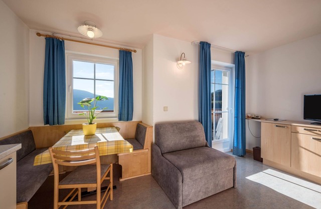Acogedor apartamento "Treyer 2 Typ A" con vistas a la montaña, balcón y jardín