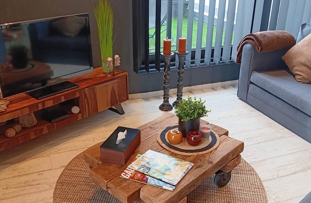 * Cosy apartment 10 minutes from Maastricht and its beautiful Meuse riverside walks