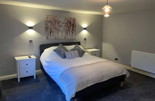 Cosy Apartment above Village Pub