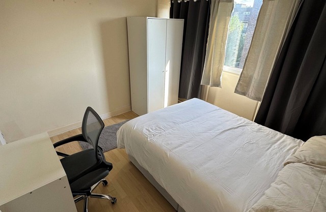 Cosy apartment close to Roehampton country club and the Priory hospital