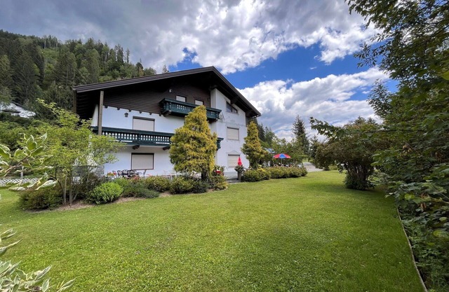 Hermoso apartamento para 4 personas con WIFI, TV, patio, mascotas permitida y aparcamiento