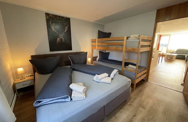 Hermoso apartamento para 4 personas con WIFI, piscina, TV, balcón y aparcamiento