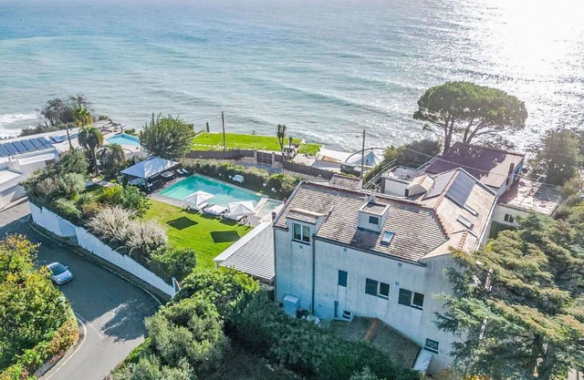 Precioso apartamento para 6 personas con WIFI, piscina, TV, patio, mascotas permitida y aparcamiento