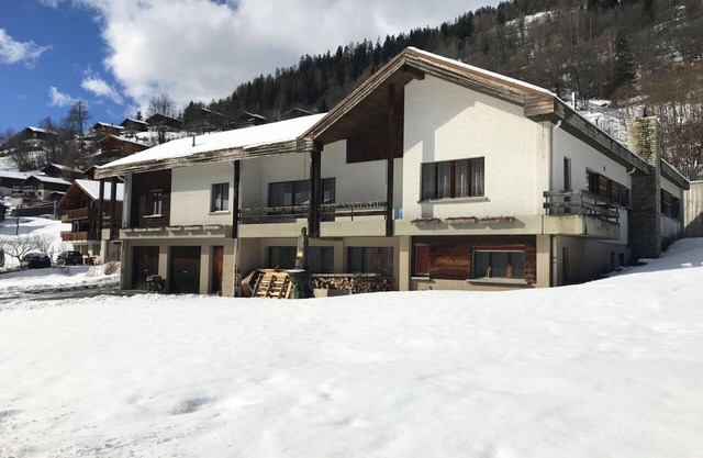 Cosy apartment for 10 people with WIFI, balcony and pets allowed