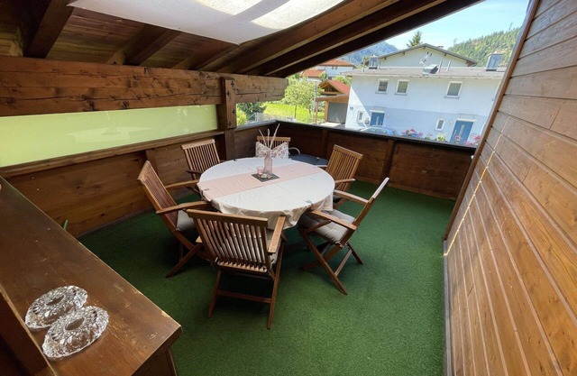 Acogedor apartamento para 12 personas con WIFI, TV, terraza, mascotas permitida y aparcamiento