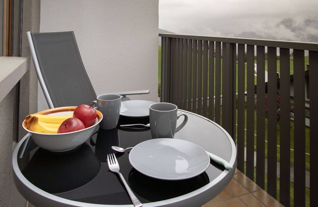 Acogedor apartamento con piscina, WIFI, TV, balcón, vista panorámica y aparcamiento
