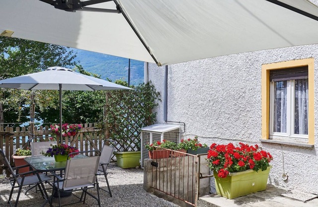 Hermoso apartamento para 3 personas con WIFI, TV, patio, mascotas permitida y aparcamiento